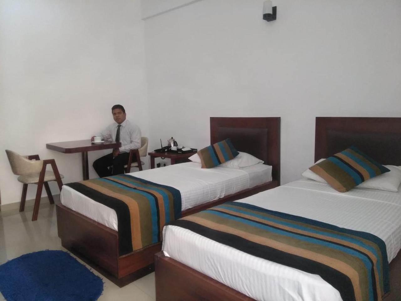 Hotel Kamrel Kurunegala Exteriér fotografie